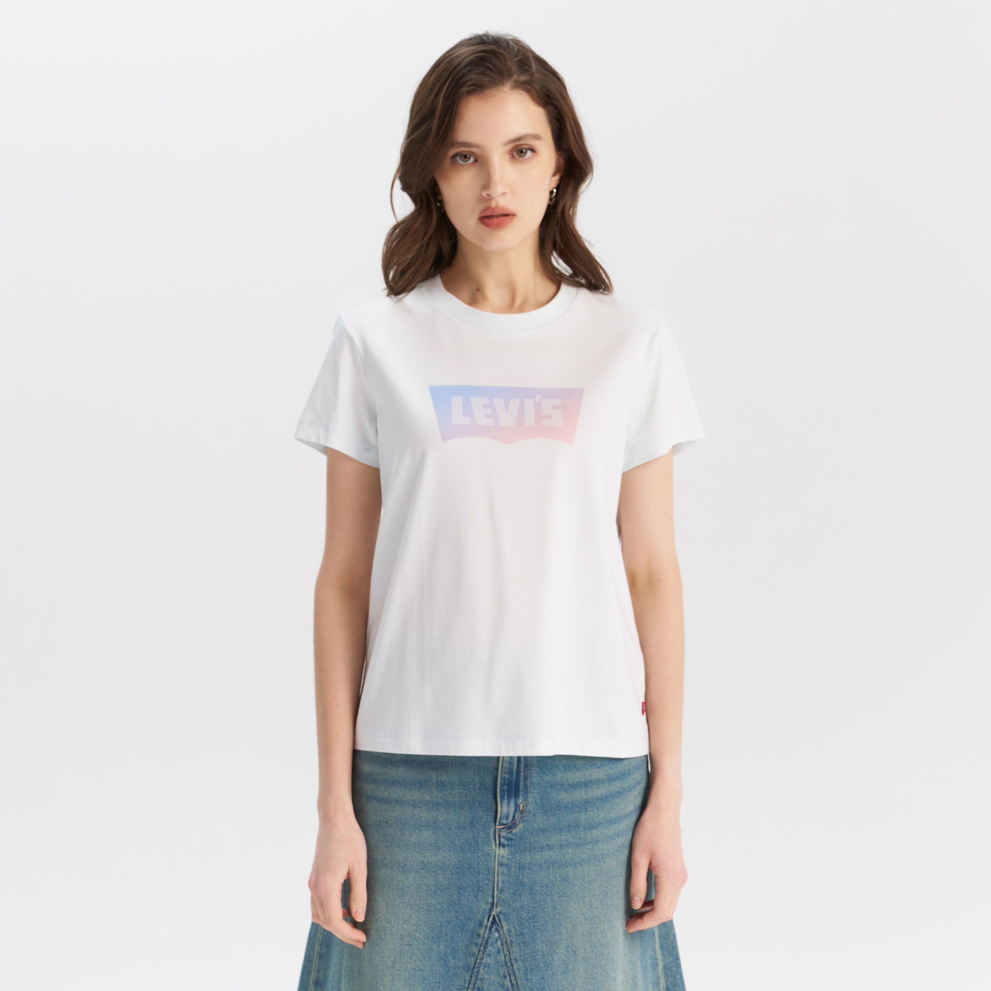 Levi's? Women's Gradient Logo Crew Neck T-Shirt