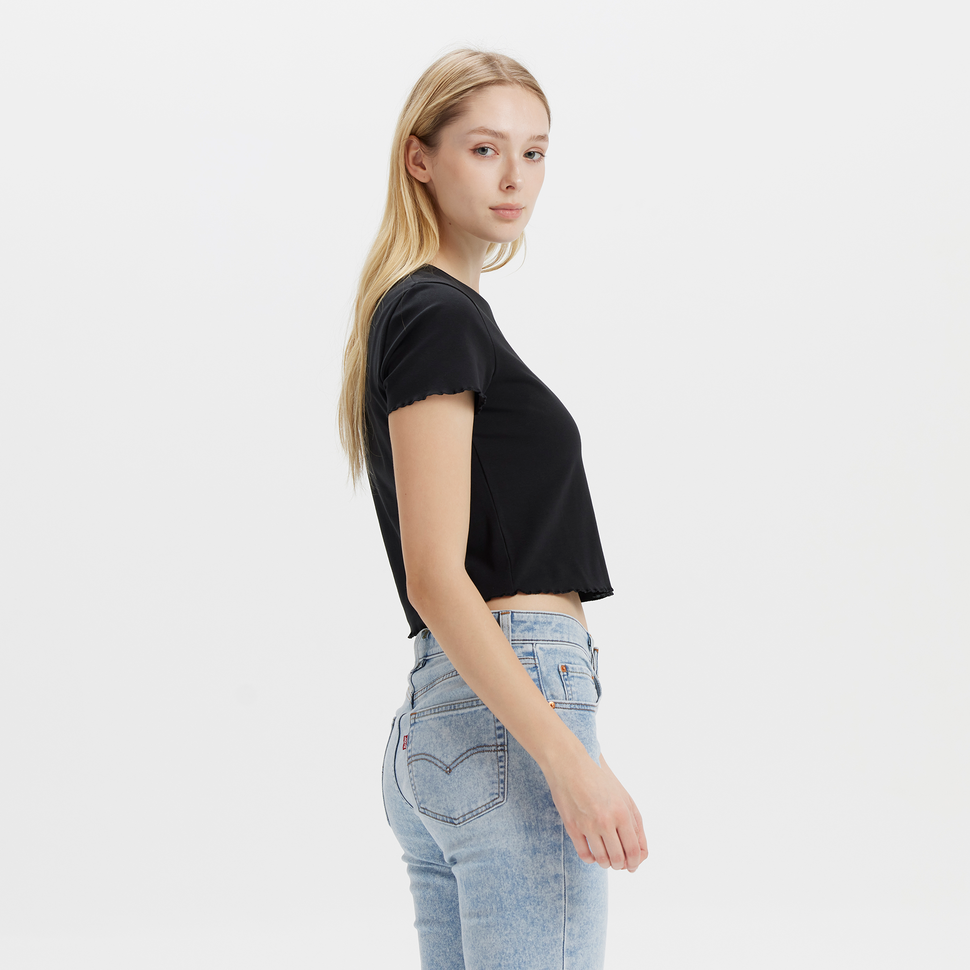 Levi's? Women's Cropped Logo Short Sleeve - 图片 4