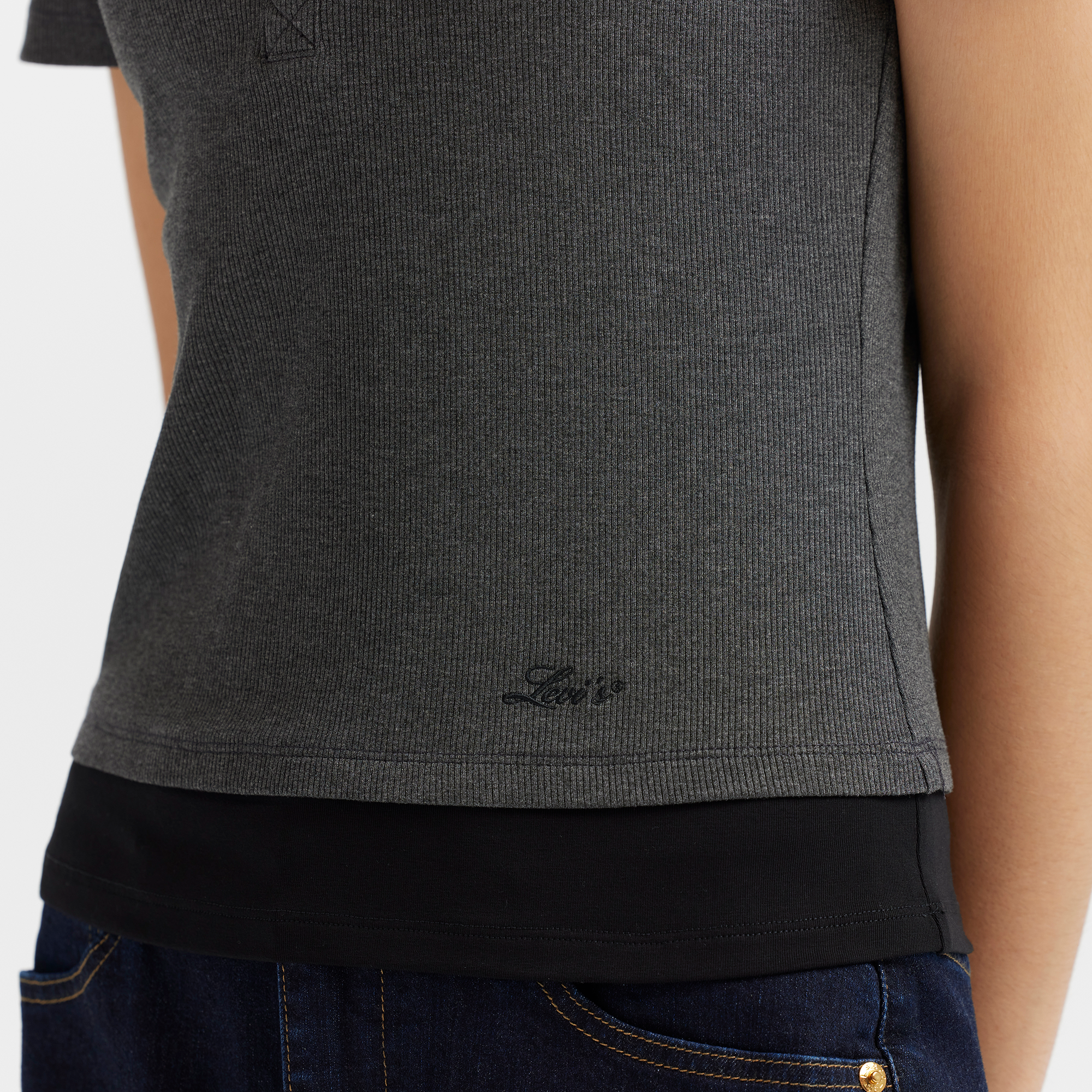 Levi's? Women's V-Neck Short Sleeve Logo Tee - 图片 6