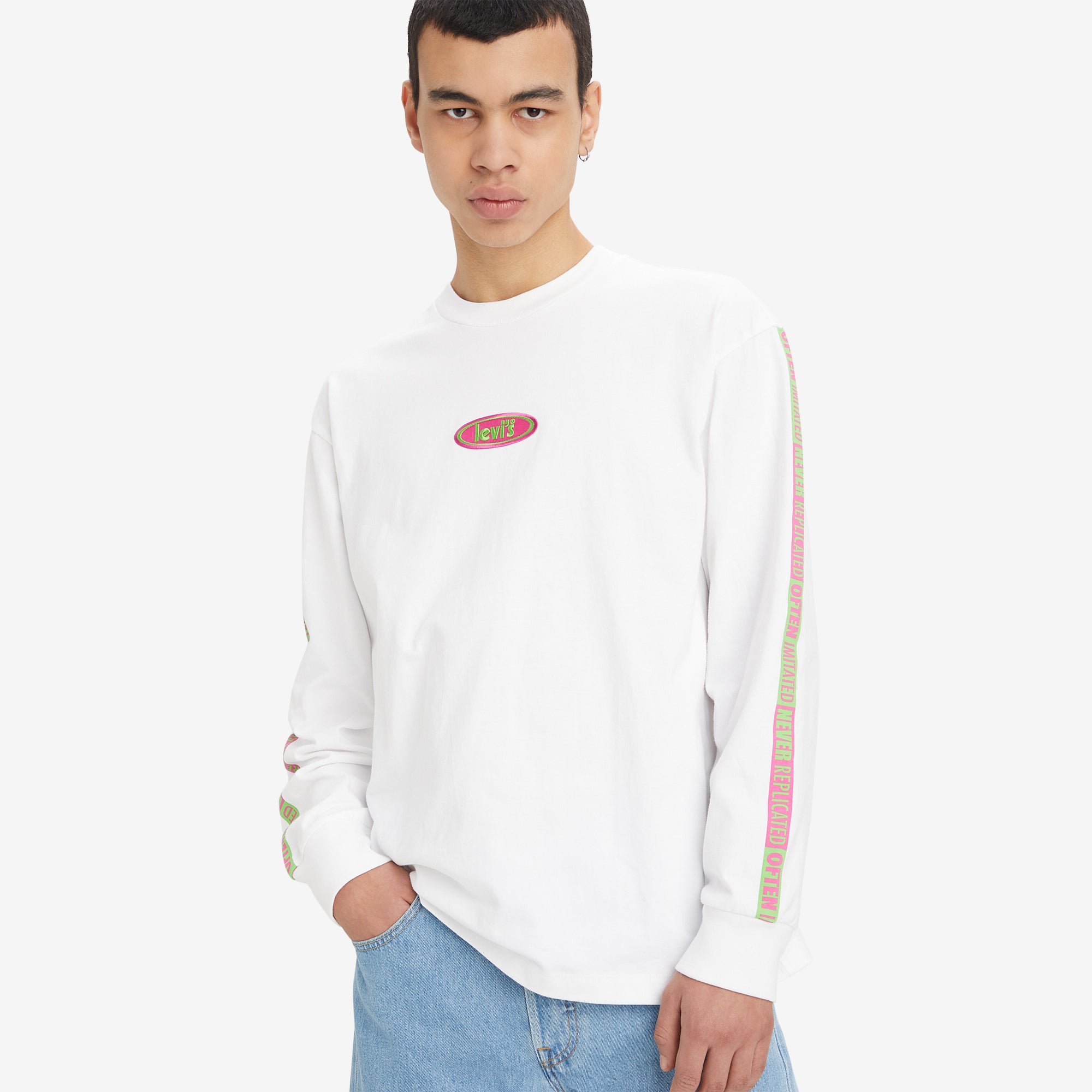Levi's? Men's Graphic Long-Sleeve Authentic T-Shirt